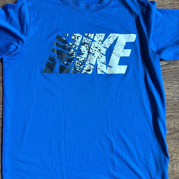 Under Armour, Nike, Adidas Short Sleeve Kids Tee - Picture 10 of 10